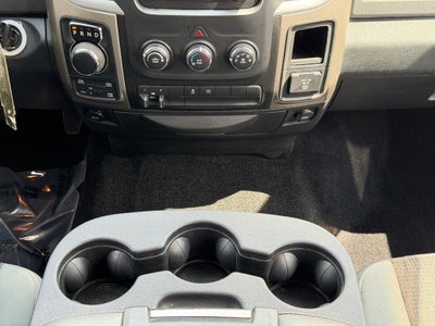 2014 RAM 1500 4WD Crew Cab 140.5" Big Horn