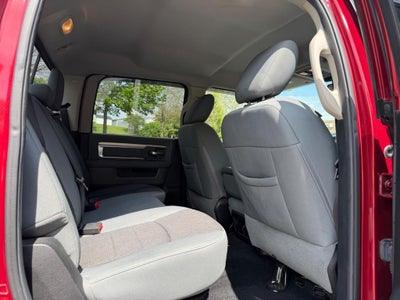 2014 RAM 1500 4WD Crew Cab 140.5" Big Horn