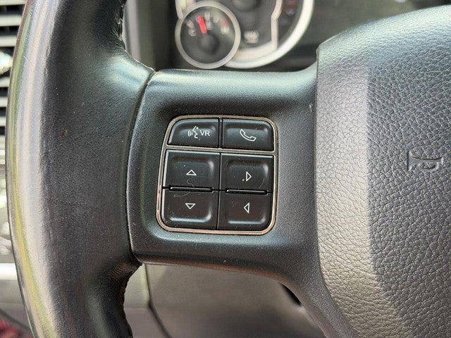 2014 RAM 1500 4WD Crew Cab 140.5" Big Horn