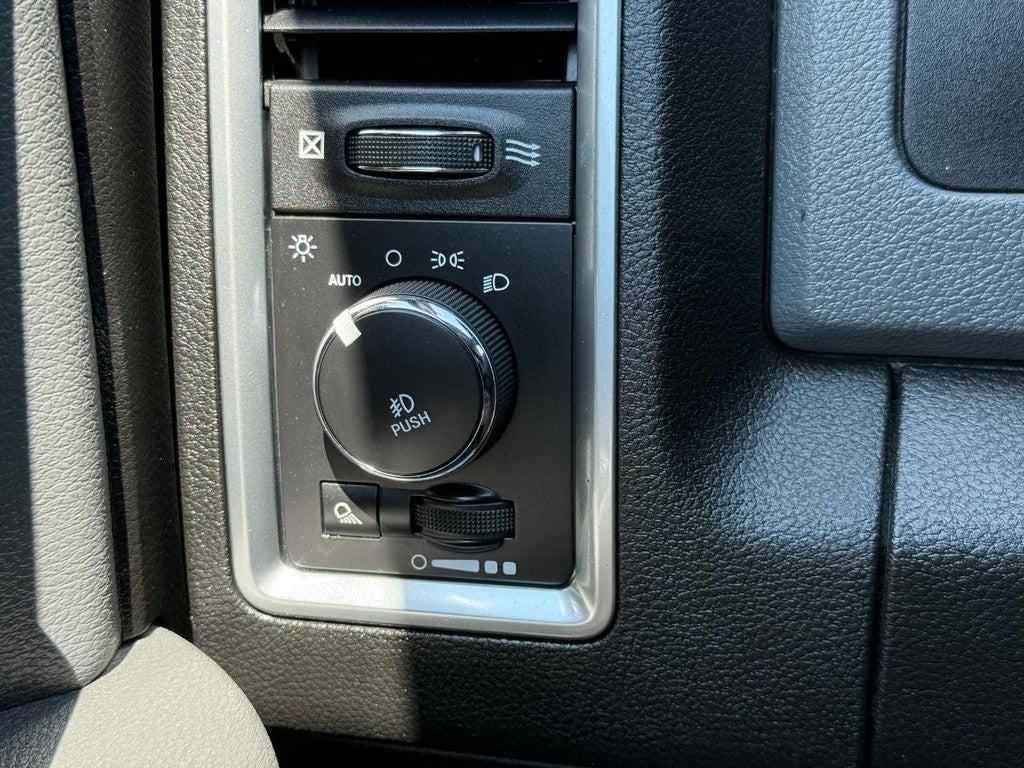 2019 RAM 1500 Classic Big Horn 4x4 Crew Cab 6'4" Box