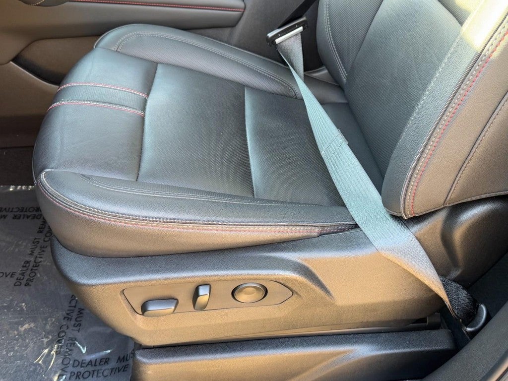 2025 Chevrolet Suburban 4WD 4dr RST