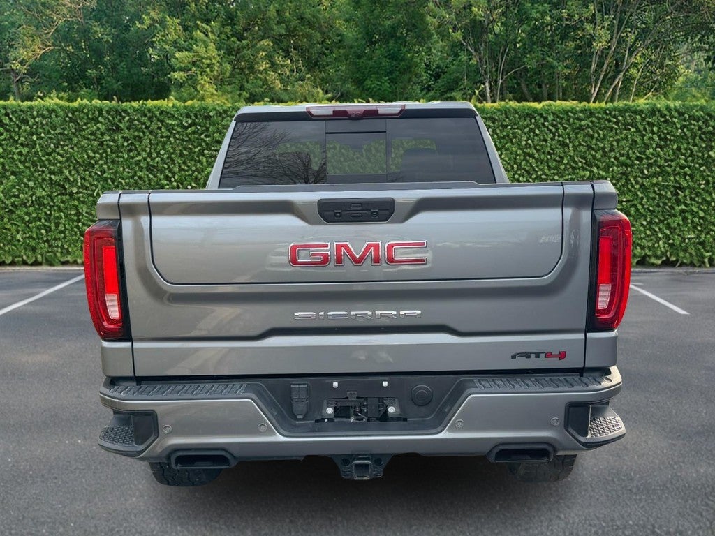 2022 GMC Sierra 1500 Limited 4WD Crew Cab 147" AT4