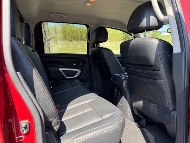 2017 Nissan Titan XD 4x4 Gas Crew Cab SL