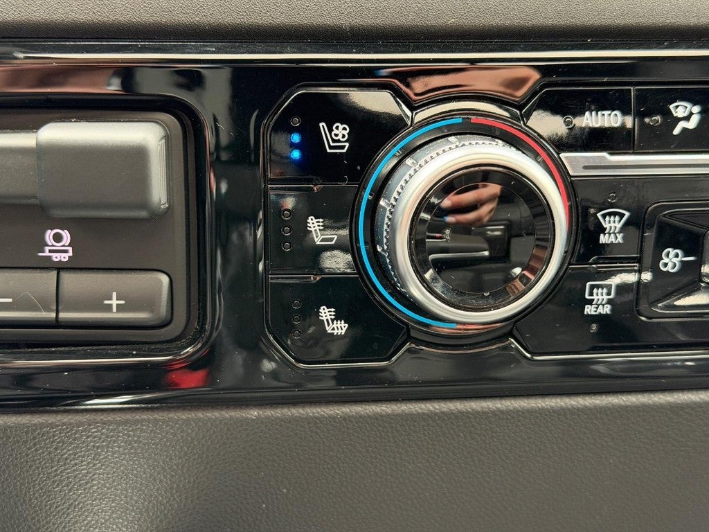 2025 GMC Sierra 1500 4WD Crew Cab 147" SLT