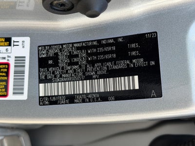 2024 Toyota Highlander LE FWD (Natl)