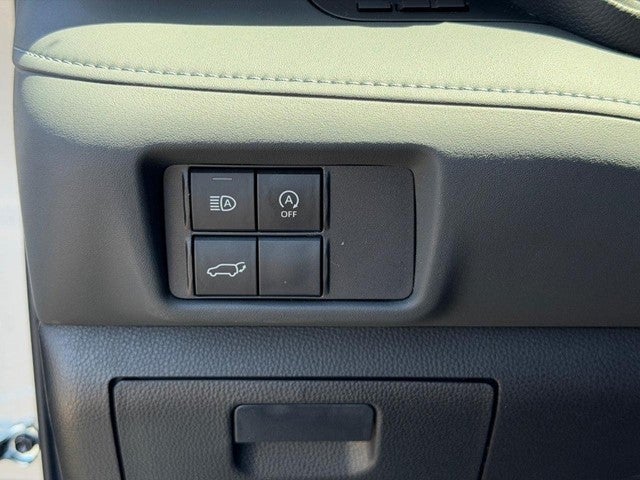 2024 Toyota Highlander LE FWD (Natl)