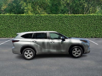 2024 Toyota Highlander LE FWD (Natl)