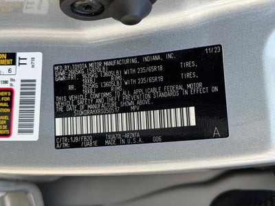 2024 Toyota Highlander LE FWD (Natl)
