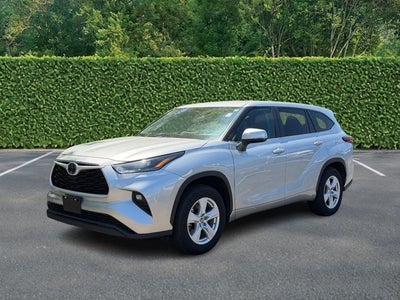 2024 Toyota Highlander LE FWD (Natl)